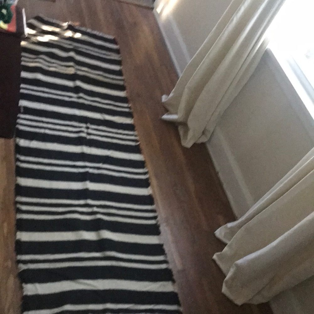 Black and White Blanket Scarf